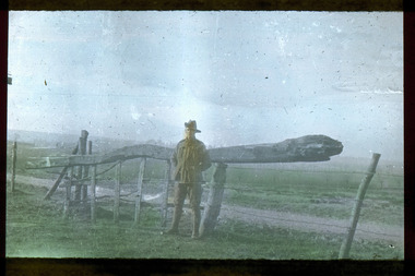 soldier posing, les chandler_a00161.tif