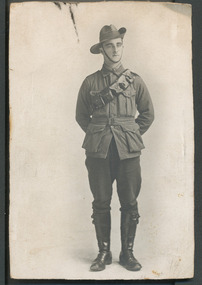 soldier posing for portrait, les chandler_img.tif