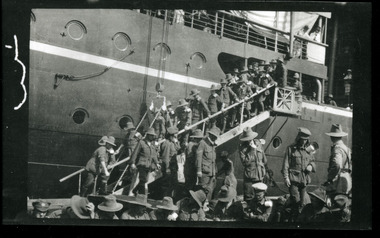 soldiers disembarking ship, les chandler_red cliffs008.tif