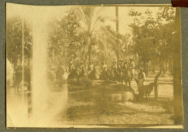 group soldiers posing, robertson thomas100.tif