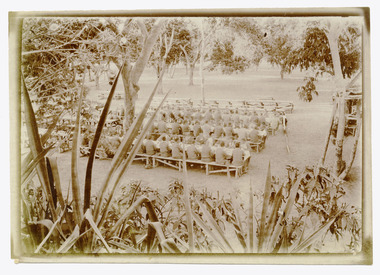 troops eating, robertson thomas135.tif