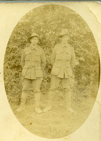 soldiers posing, robertson thomas163.tif