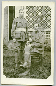 soldiers posing, robertson thomas164.tif