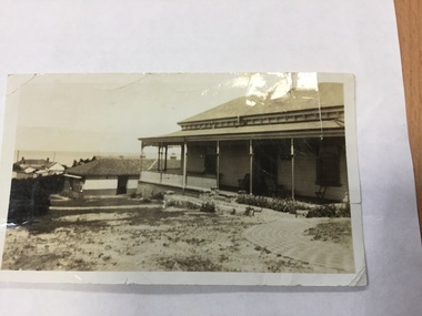 Photograph, Slate Roof Timber House.  Possibly in High Street, Mordialloc, c1900