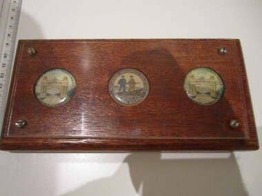 Plaque - Wooden with Medallions x 3