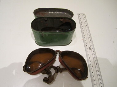 Goggles - in tin with spare lenses