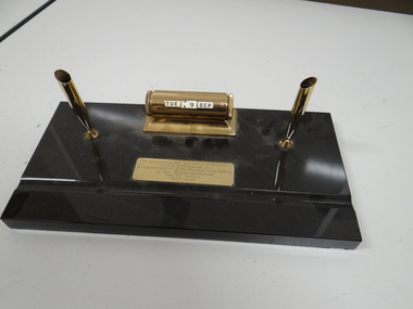 Pen holder
