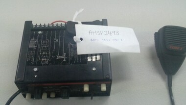 code 3 Siren, VCon model no 3672L4    control panel shows manual Radio standby wail yelp hyper yelp P-volume