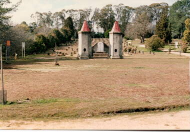 Photograph, Beechworth Chinese Cemetery, 1988