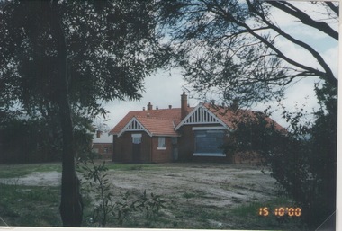 Photograph, Rosa McCall, Former Sunbury State School, 15th October 2000