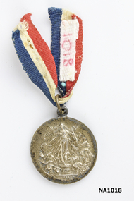  Peace Medal 1918 on Red, white and blue ribbon