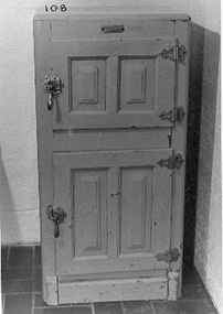 Two door green chest