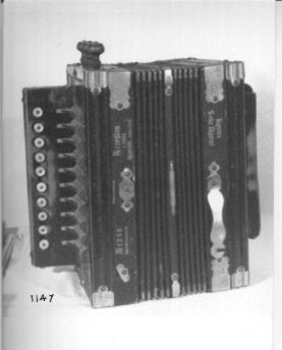 Middle section - bellows made of paper. 