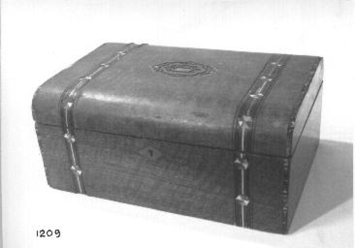 Wooden sewing box with lock.
