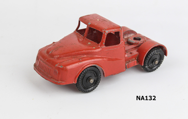 Red Painted metal truck with rubber wheel