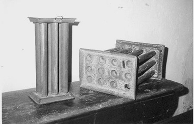 Candle maker for 6 candles. 