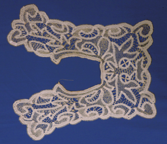 A square lace collar