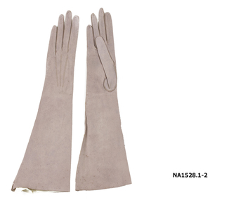 Fine suede pink/mushroom ladies gloves.
