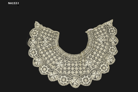 Large cream maltese lace silk collar