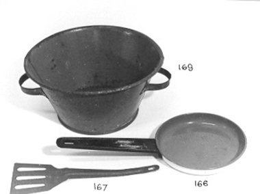 Toy metal egg lifter