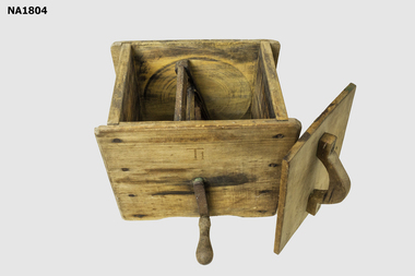Butter churn