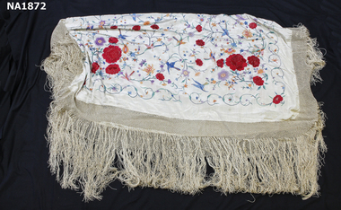 Silk bedspread with deep cream silk fringing. 