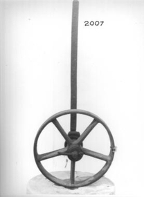 Iron wheel with long shaft