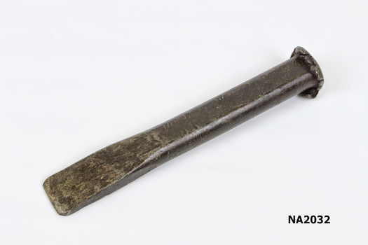 Steel shaft with end flattened and sharpened 