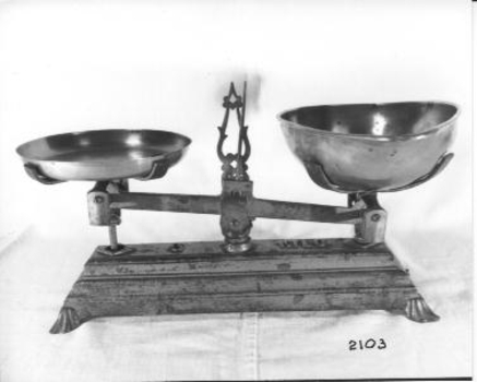 Victorian cast iron and brass scale and weights 