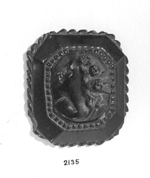 Square medallion with rope like edge
