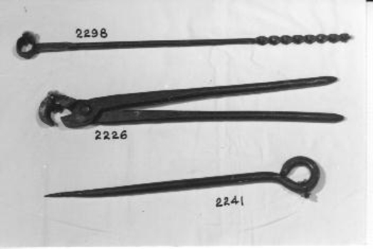 Used for holding hot steel
