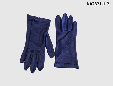 Pair dark blue gloves.