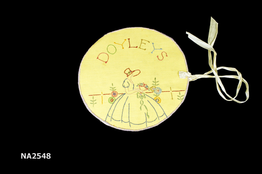 Doyley case, 28cm in diameter, top and bottom