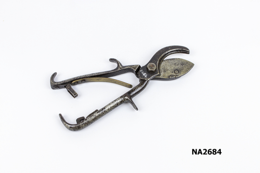 Heavy metal secateurs