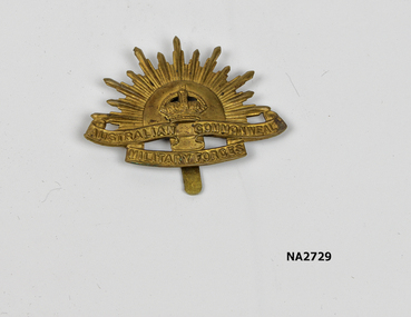Brass A.I.F. hat badge 