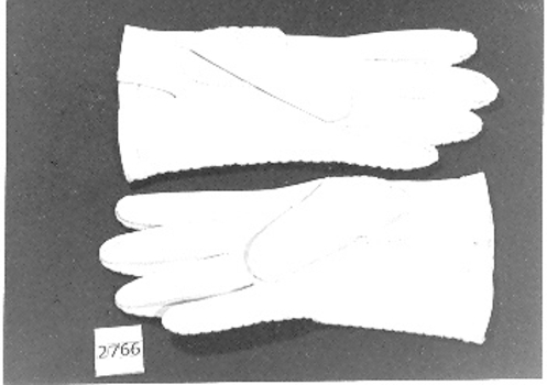 Pair white cotton women's gloves