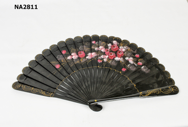 Ladies' wooden folding fan made of 24 leaf. 