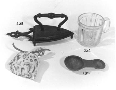 Metal dispensing spoon