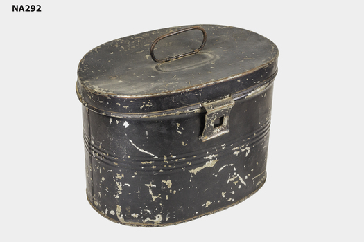 Travelling Metal hat box