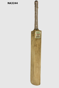 Cricket bat