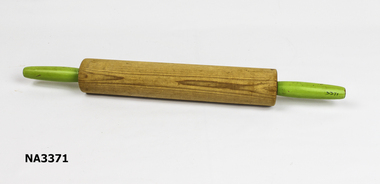 Round, smooth, wooden central section with wooden handles each end. 