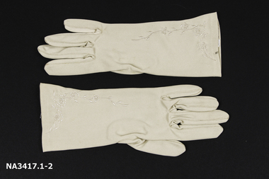 Ladies beige wrist length gloves