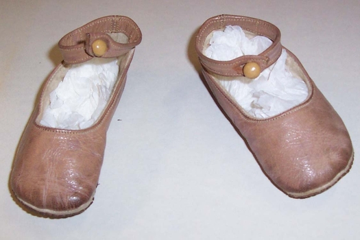 Soft leather baby shoes. 