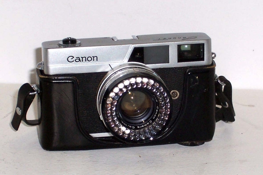 Canon Canonet 35mm camera 