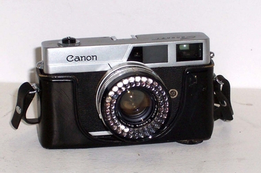 Canon Canonet 35mm camera 