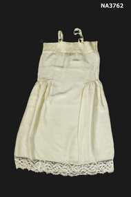  Petticoat.