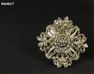 Silver metal scarf pin. 