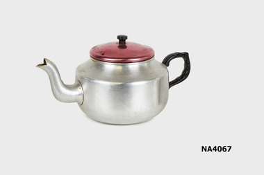 Tea pot