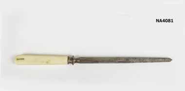 Cream Bone handle with steel shaft
