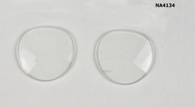 1 pair spectacle lenses - glass